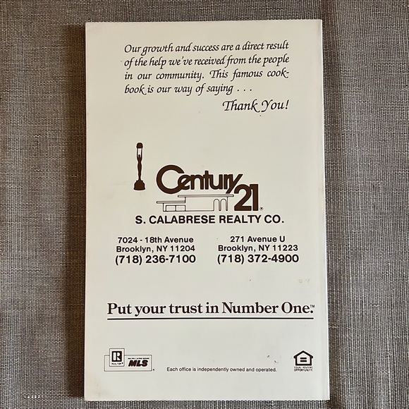 Century 21 presents Favorite Foods Vintage 1988 Cookbook - Picture 3 of 7